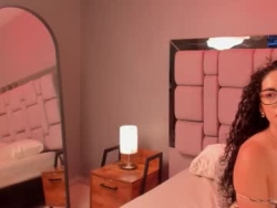 Watch lucy_bigboobs_´s Live Show on Chaturbate