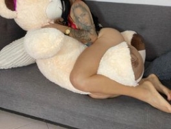 Watch andreitatrujillo´s Live Show on BongaCams