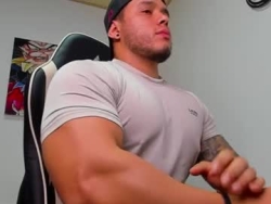 Watch marco_diaz1´s Live Show on Chaturbate