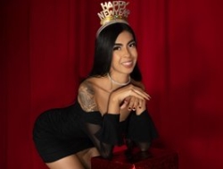 Watch MaiaWatson´s Live Show on BongaCams