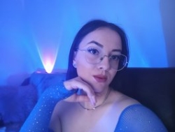 Watch Ivyclouds7´s Live Show on BongaCams