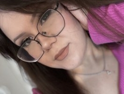 Watch reyniri´s Live Show on BongaCams