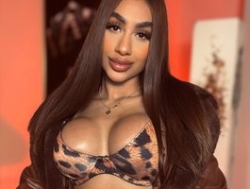 Watch DannaCruz´s Live Show on BongaCams