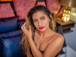 Watch SHARONKISS30´s Livestream and Chat