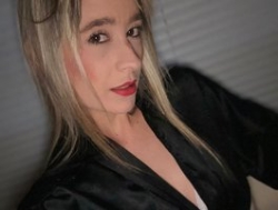 Watch sexxemma23´s Live Show on BongaCams