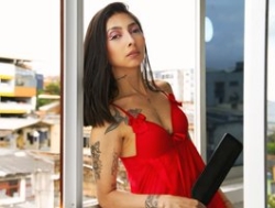 Watch Anaislux´s Live Show on BongaCams