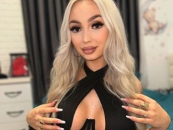Watch BambiKayy´s Live Show on BongaCams