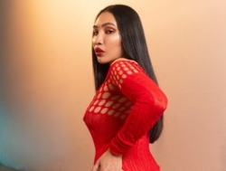 Watch lucyyliu´s Live Show on BongaCams