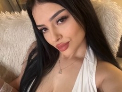 Watch KylieElise´s Live Show on BongaCams