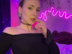 Watch LollyGirlMoon´s Live Show on BongaCams