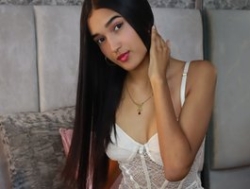 Watch MiaMoretti´s Live Show on BongaCams