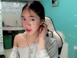 Watch innocent_reign69´s Live Show on Chaturbate