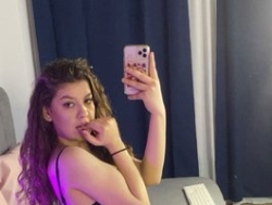 Watch MonaPinky´s Live Show on BongaCams