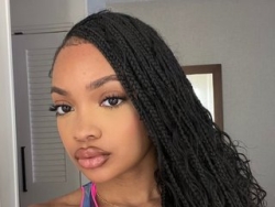 Watch HalleTheStar´s Live Show on ItsLive