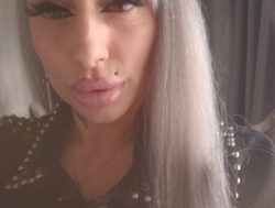 Watch hotred69xxx´s Live Show on BongaCams