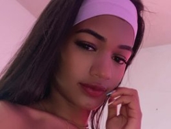 Watch BarbieHotLaura´s Live Show on BongaCams