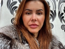 Watch CelineHeaven´s Live Show on BongaCams