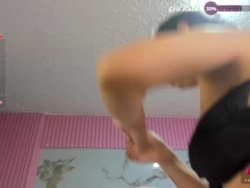 Watch yuli_16_´s Live Show on Chaturbate