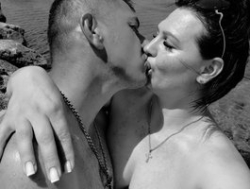 Watch Sladkay-Parochka35´s Live Show on BongaCams