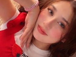 Watch AlejandraLee´s Live Show on ItsLive