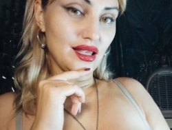 Watch Freya-Milf´s Live Show on BongaCams