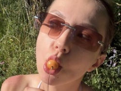 Watch AdrianaScott´s Live Show on BongaCams