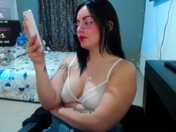 Watch soffi_hootx´s Live Show on Chaturbate