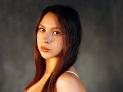 PaigePrado is Live on ItsLive: Step into my world where elegance meets seduction. I blend playful teasing, deep eye contact, and slow-burning passion to keep you hooked and wanting more. Watch PaigePrado´s Live Show on ItsLive