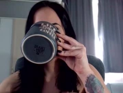 Watch freyagoddess109616´s Live Show on Chaturbate