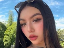 Watch SaraBlosom´s Live Show on ItsLive