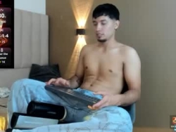 Watch noah_smith05´s Live Show on Chaturbate