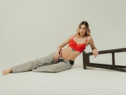 Watch ameliegraham´s Live Show on BongaCams