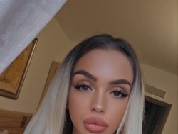Watch AprilHadid´s Live Show on BongaCams
