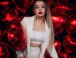 Watch SaraKox´s Live Show on BongaCams