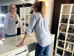 Watch AuraMilf´s Live Show on BongaCams