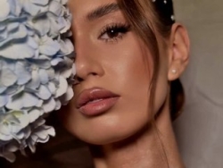 Check Sassy_starr´s Real-Time Streaming Adult Shows