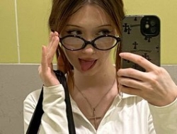 Watch JosefineShears´s Live Show on BongaCams