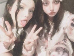 Watch lia-mili´s Livestream and Chat