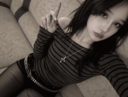 Watch JenelleFaires´s Live Show on BongaCams