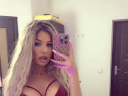 Watch AriannaSins´s Live Show on BongaCams