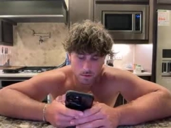 Watch hungkingg22´s Live Show on Chaturbate