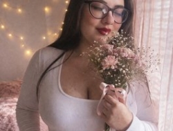 Watch KrystalAdams´s Live Show on BongaCams