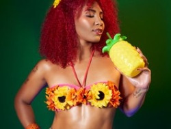 Watch RubyRogers´s Live Show on BongaCams