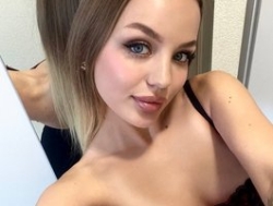 Watch LeraMiller´s Live Show on BongaCams