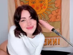 Watch luveriavoss´s Live Show on Chaturbate