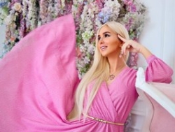 Watch Amoramias´s Live Show on BongaCams