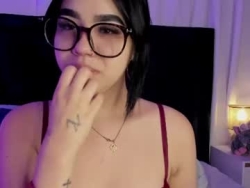Watch lily_woodz´s Live Show on Chaturbate