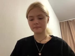 Watch richellearmentrout´s Live Show on Chaturbate