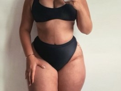 Watch QuestQueen´s Live Show on BongaCams