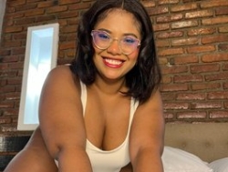 Watch nairagold´s Live Show on BongaCams